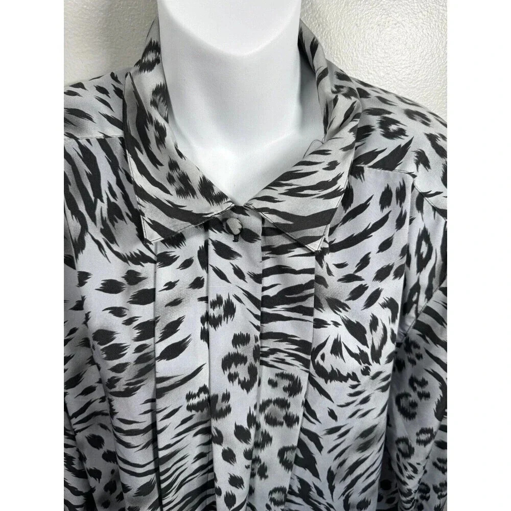 Alfred Dunner Silver Leopard Print Button Down Bl… - image 3